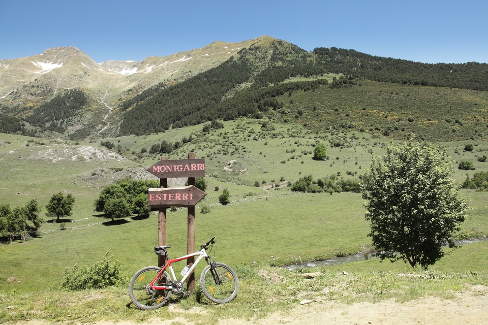 Fin d'une descente en VTT dans le Val d'Aran, Catalogne, juin 2012