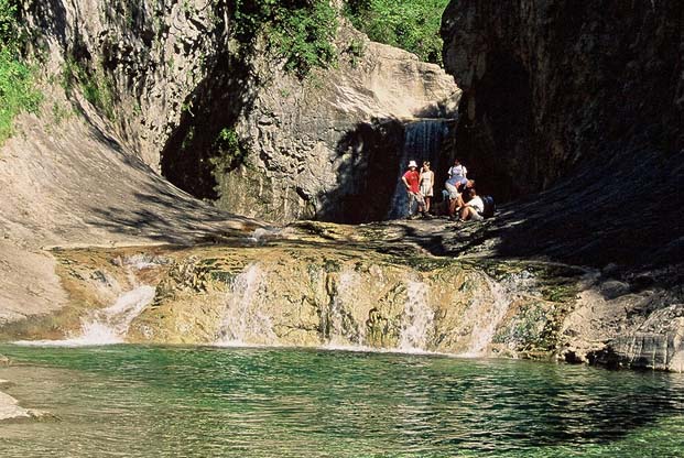 AUTOUR DU MONT PERDU,  villages de pierre et forteresses naturelles
