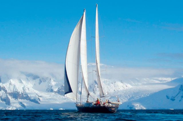 Cap Horn et glaciers de la cordillère Darwin