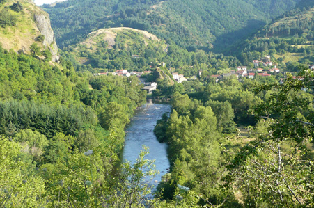 Hommes de paille et bout du monde : Auvergne du Sud