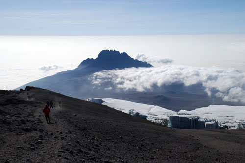 Kilimandjaro, nuit dans le cratère