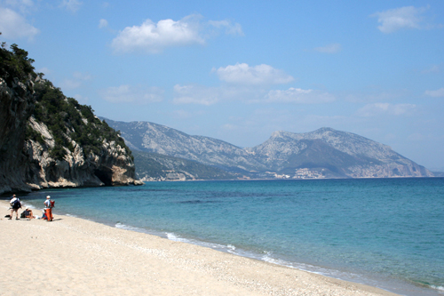 Nature sauvage et mer azur