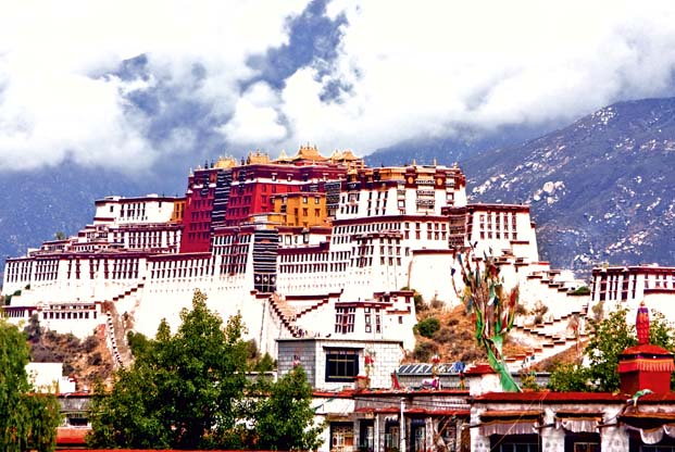 TIBET - De Katmandou à Lhassa, par la ''route de l'amitié''