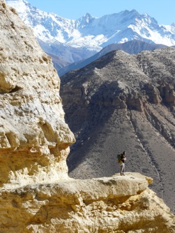 TRAVERSEE DE NAAR A LA VALLEE DU MUSTANG