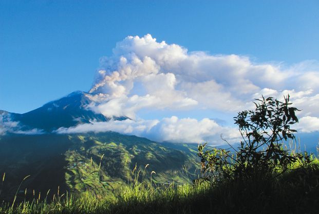 Volcans et forêt amazonienne